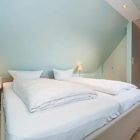 Flut No 8 Apartment