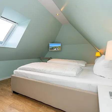 Flut No 8 Apartment